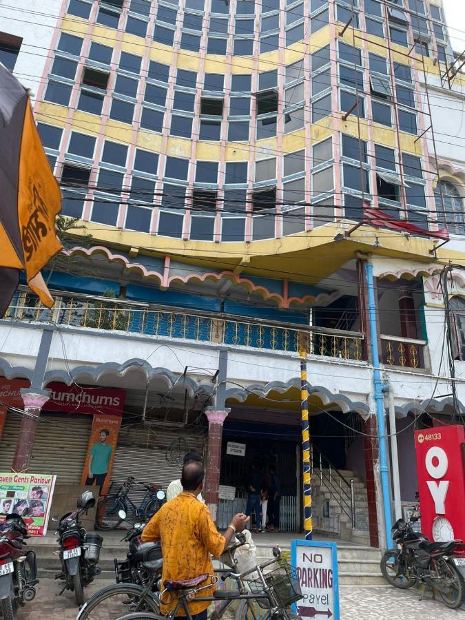 Oyo48133帕耶酒店 Māldah 外观 照片